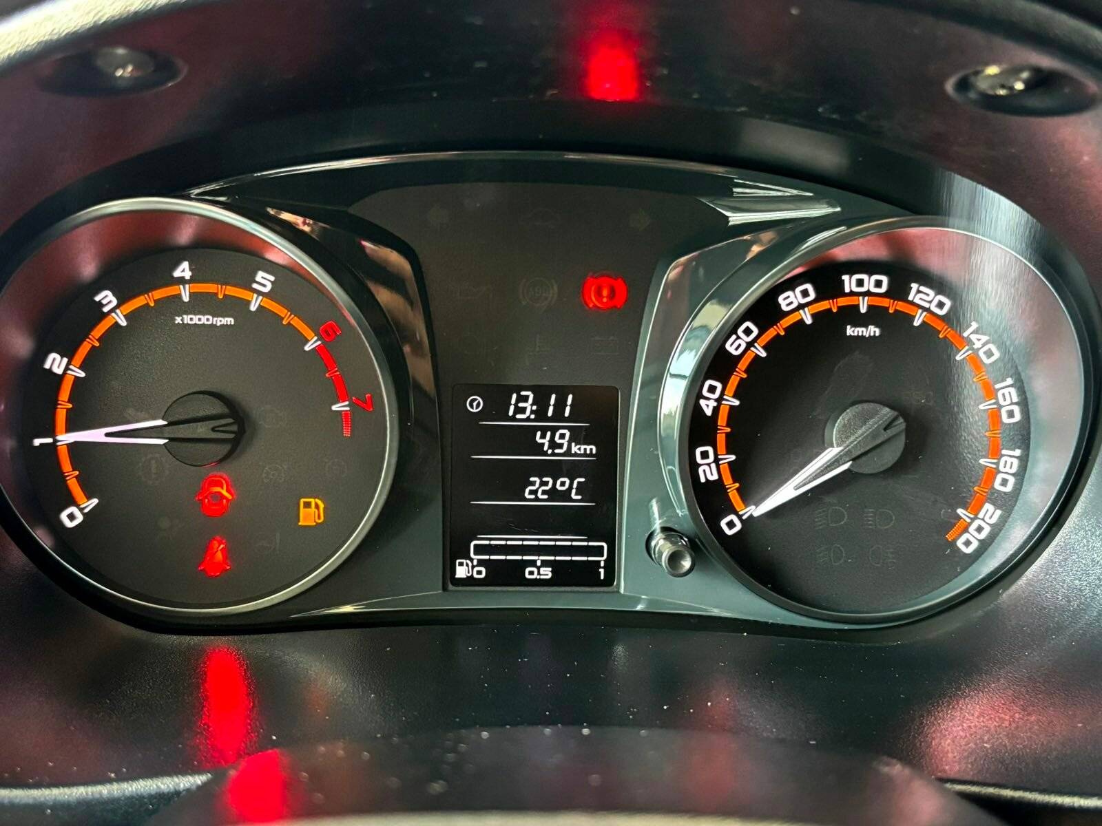 Lada Granta седан Classic 24 Кондиционер 1.6 90hp 5MT