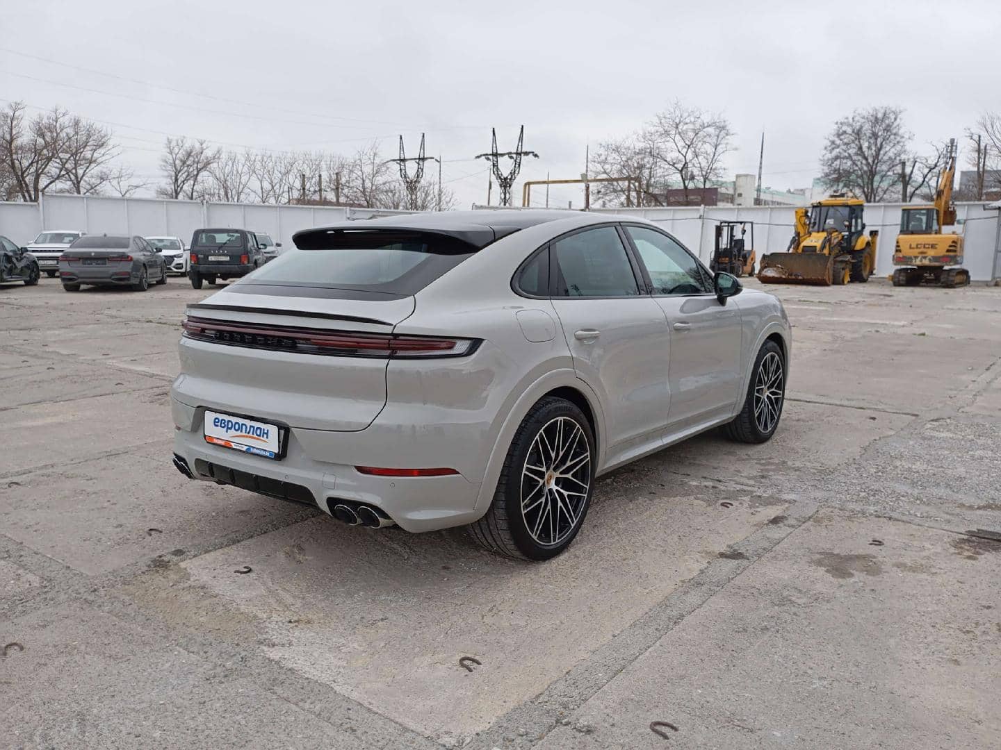 Porsche Cayenne,  33 841 км, 2023 года в лизинг