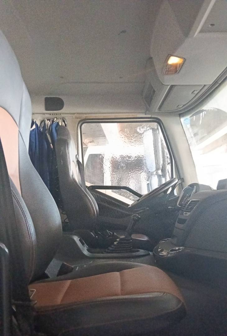 FAW CA3310P66K24T4E5 8х4,  179 856 км, 2023 года в лизинг