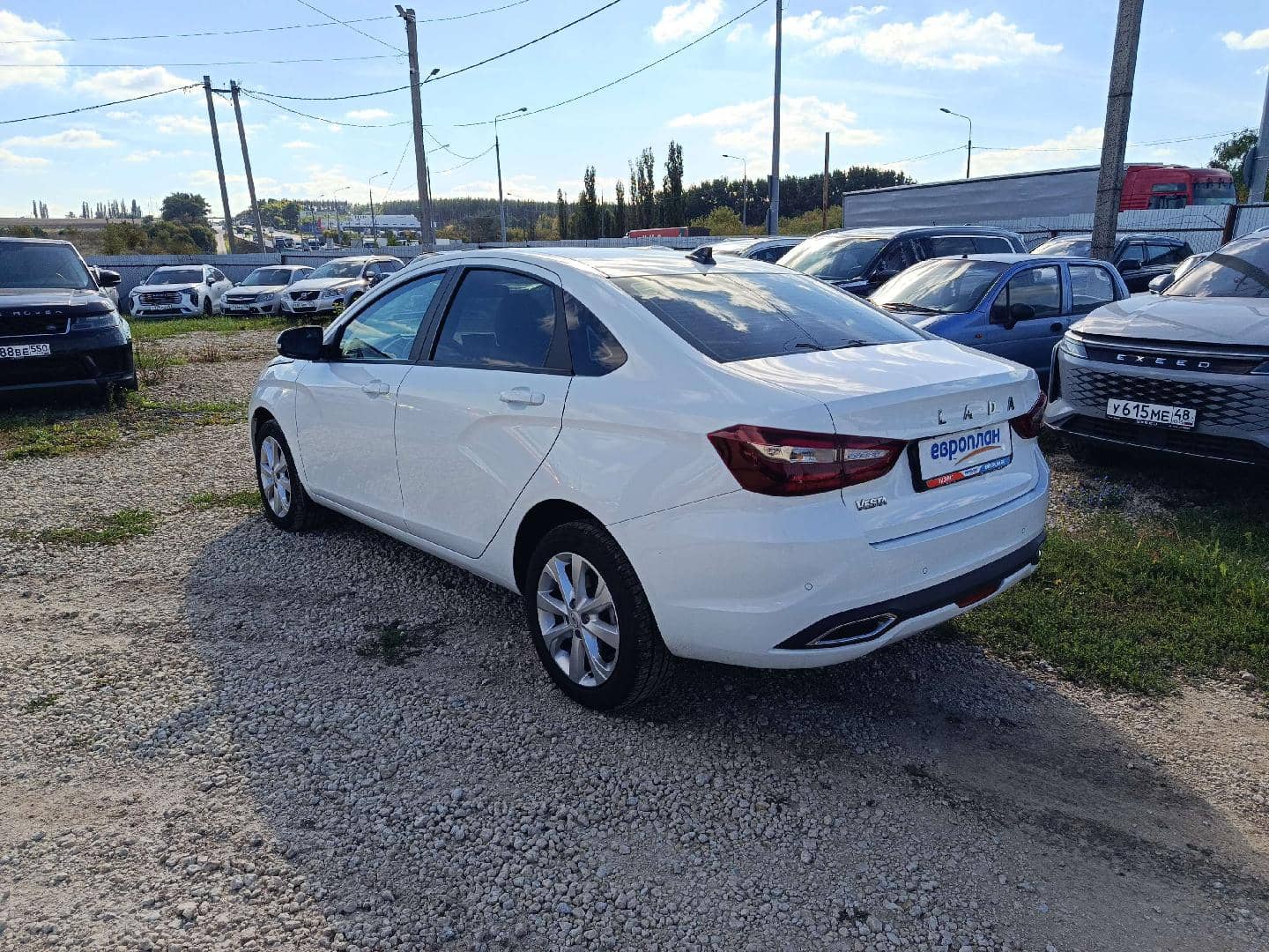 Lada Vesta седан,  7 930 км, 2024 года в лизинг