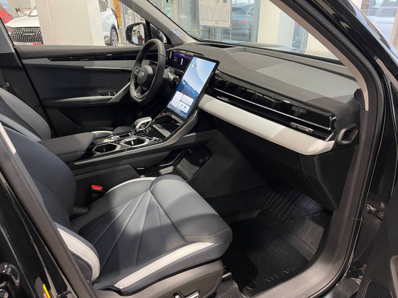 Geely Atlas Флагман 2.0Т АТ полный привод