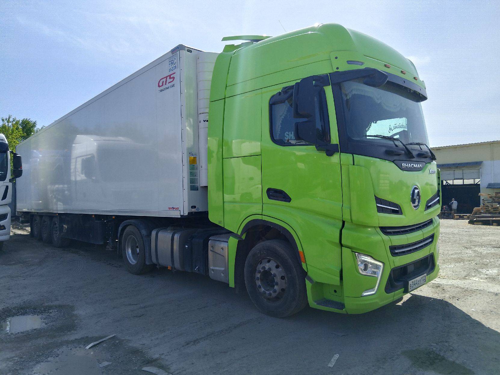 Shacman SX4188YY381 Лот 000005909