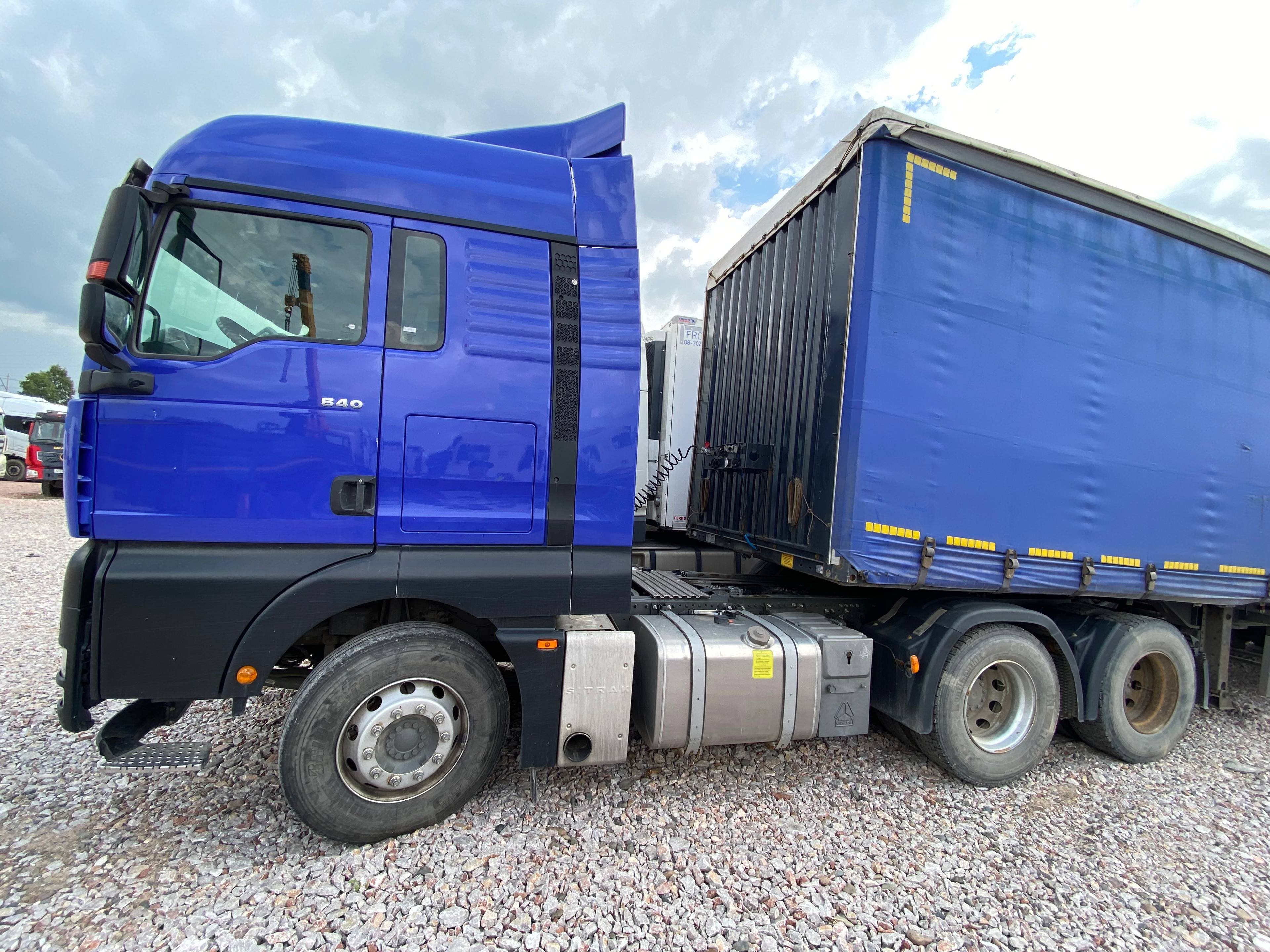 Sitrak С7Н 6×4 ZZ4256V364HE,  105 151 км, 2022 года в лизинг