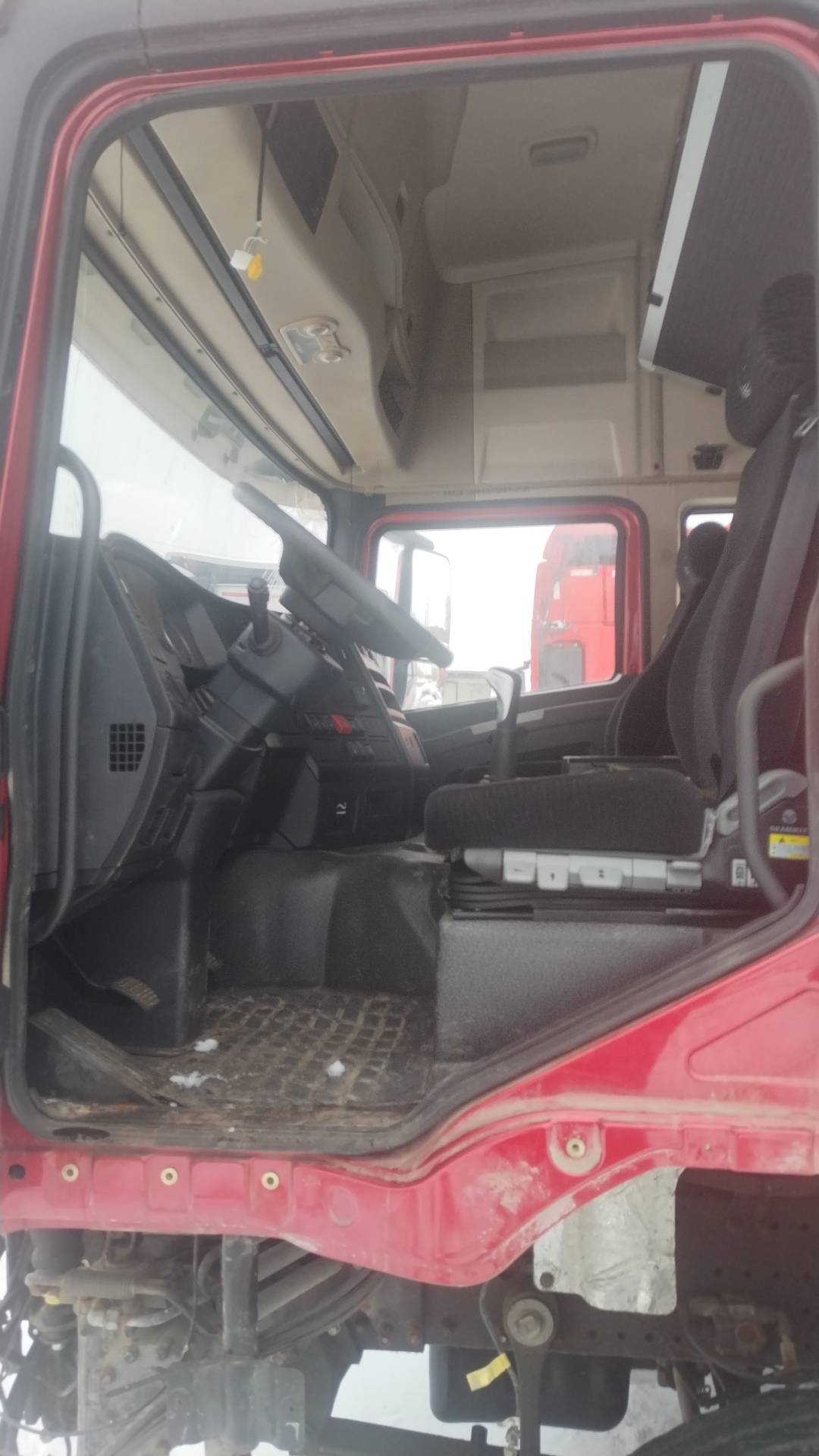 Shacman SX42584V324,  195 000 км, 2022 года