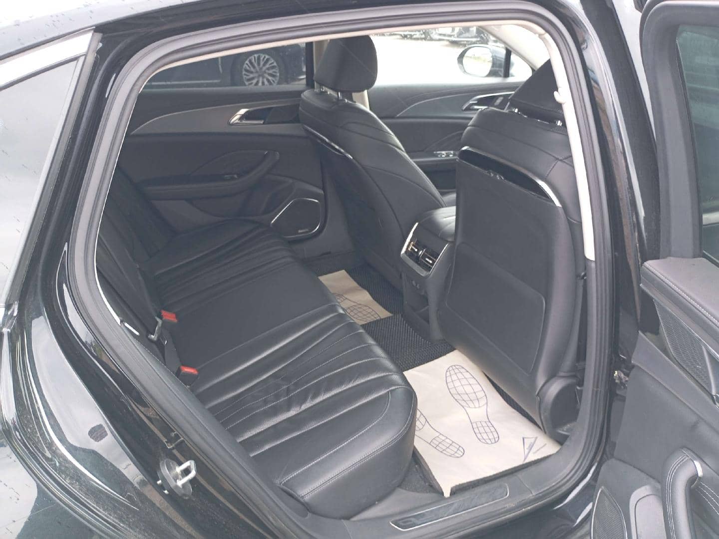 Hongqi H5,  226 055 км, 2024 года в лизинг