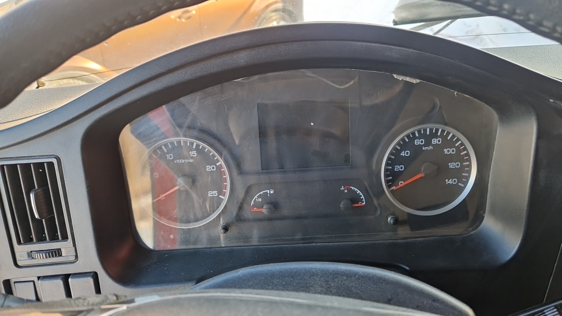 Shacman SX331863366,  200 202 км, 2023 года в лизинг