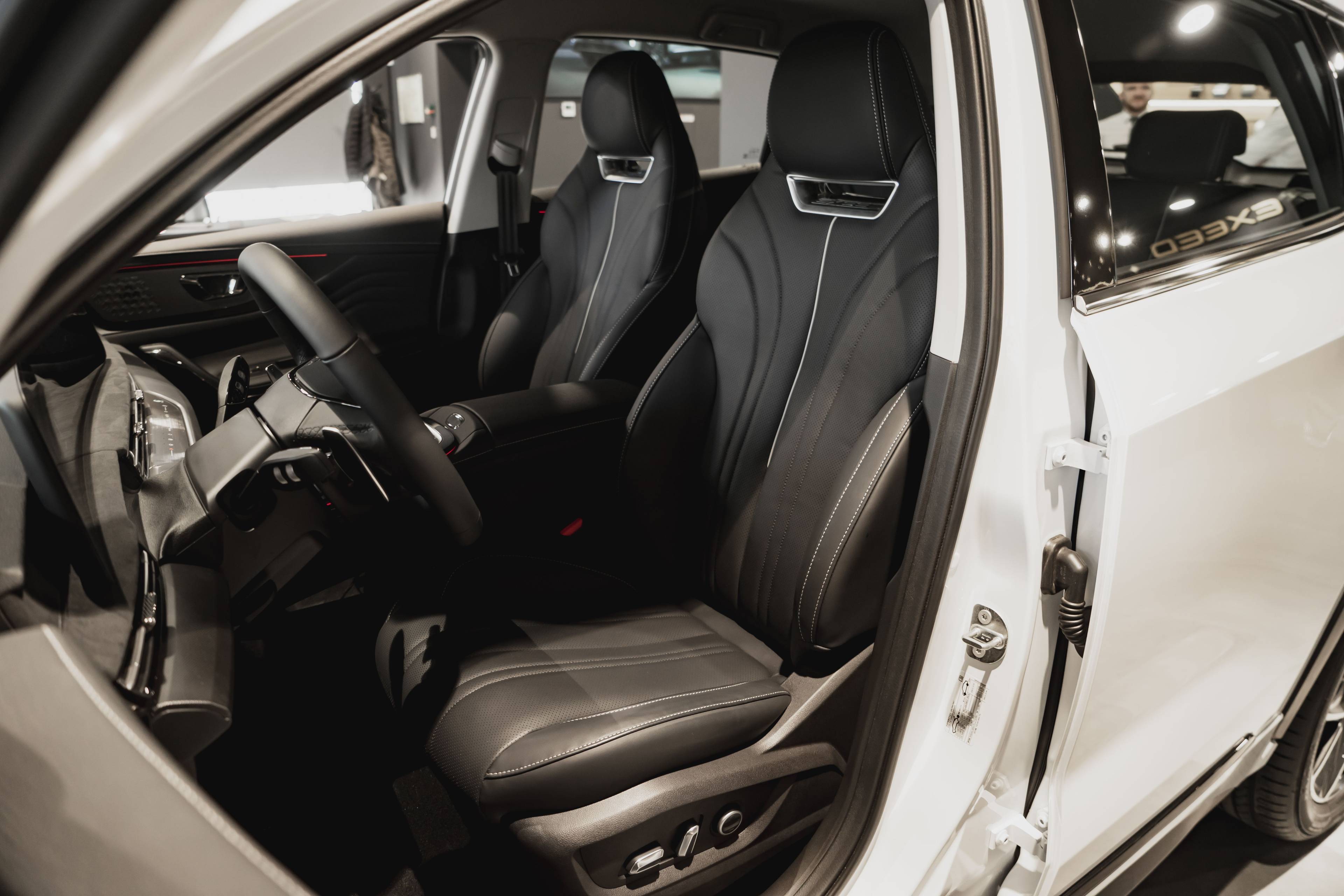 EXEED LX Prestige 1.6T 7DCT AWD