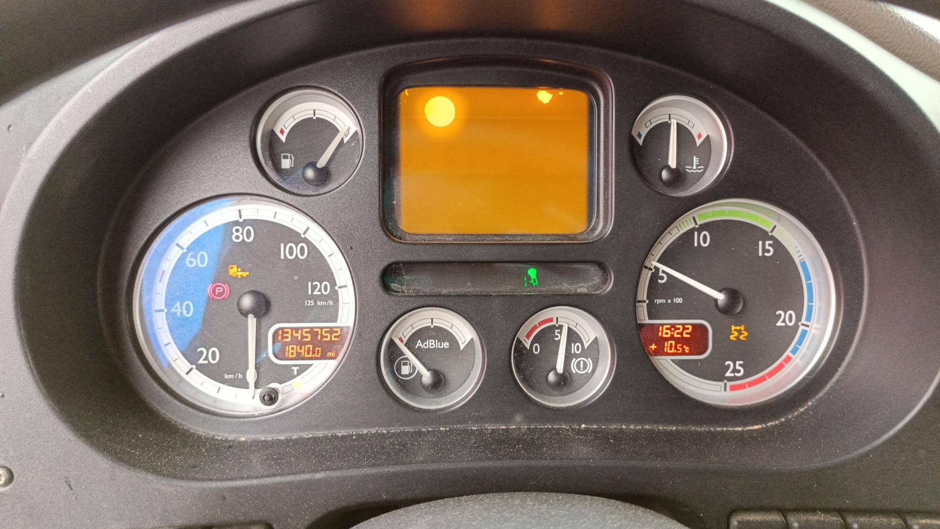 DAF XF105.460 FT 4x2 (Super Space Cab),  2 165 000 км, 2016 года в лизинг