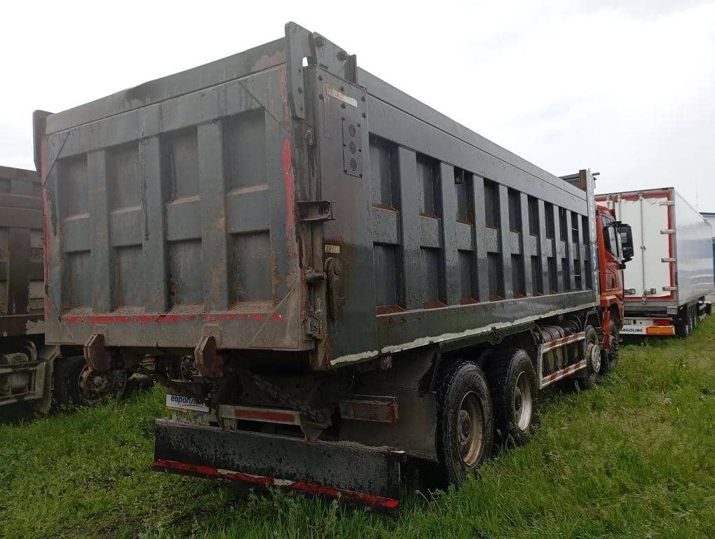 Shacman SX33186T366,  235 402 км, 2021 года в лизинг