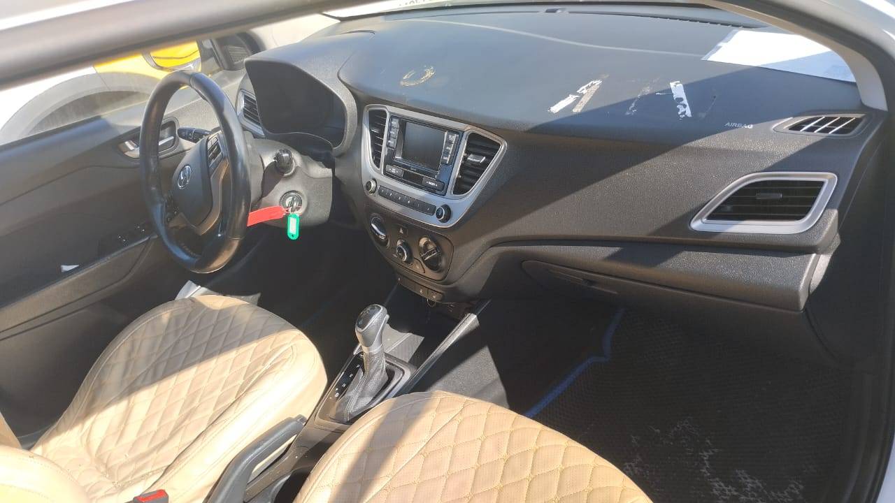 Hyundai Solaris,  274 838 км, 2019 года в лизинг