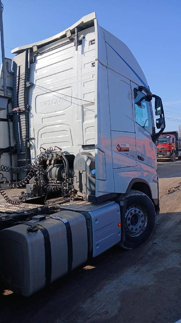 Volvo FH 460 4x2 (FH Globetrotter),  682 502 км, 2022 года в лизинг