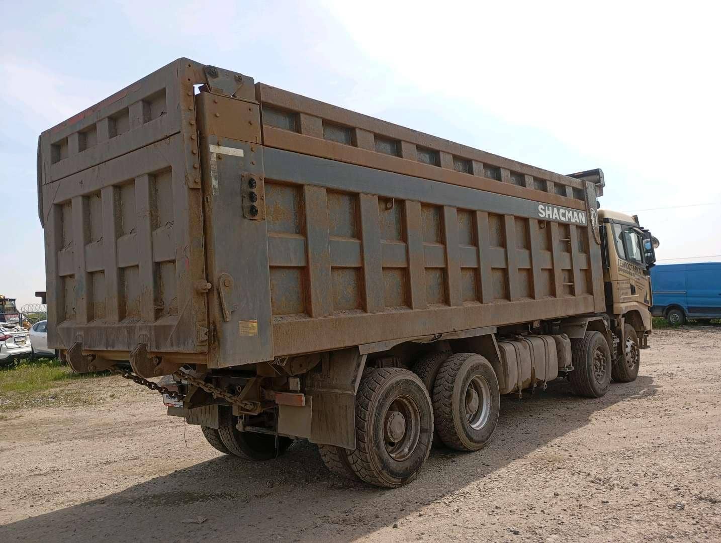 Shacman SX331863366 (скальный кузов),  345 839 км, 2022 года в лизинг