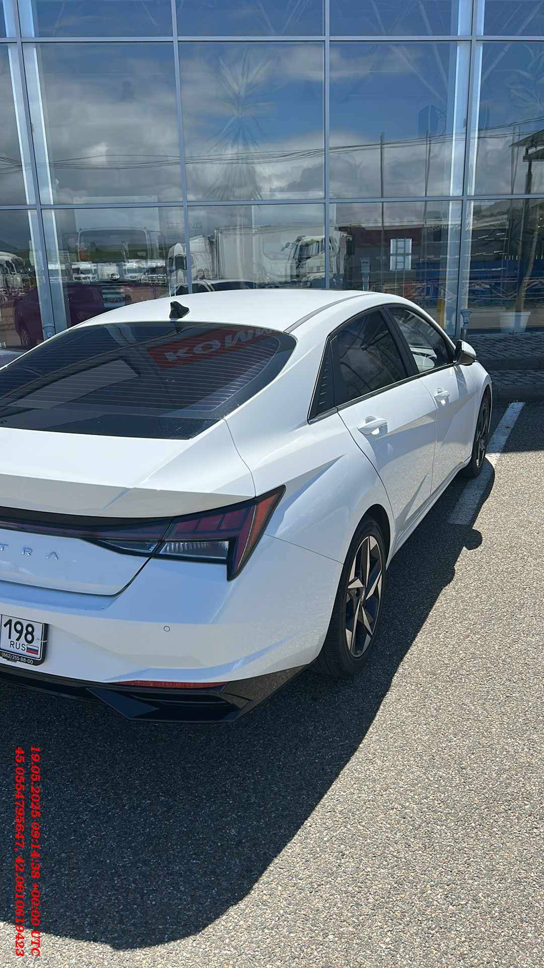 Hyundai Elantra,  71 961 км, 2023 года в лизинг