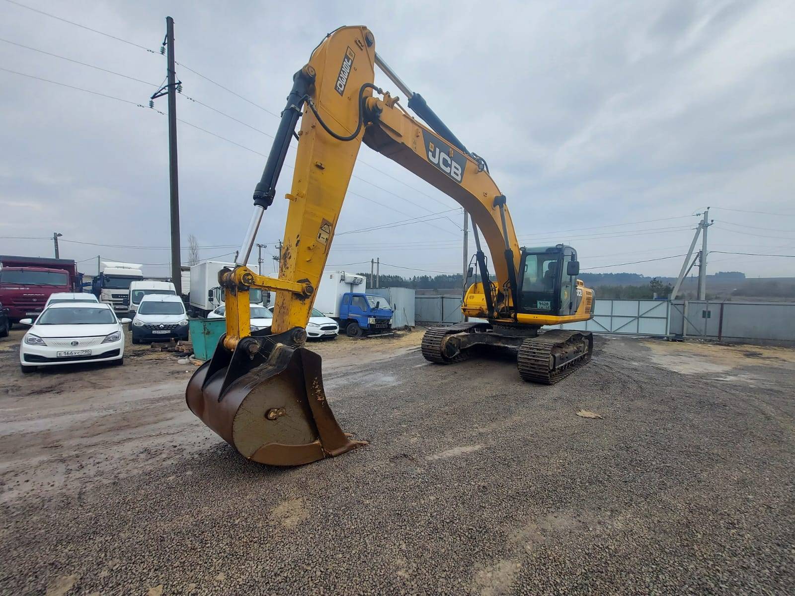 JCB JS330