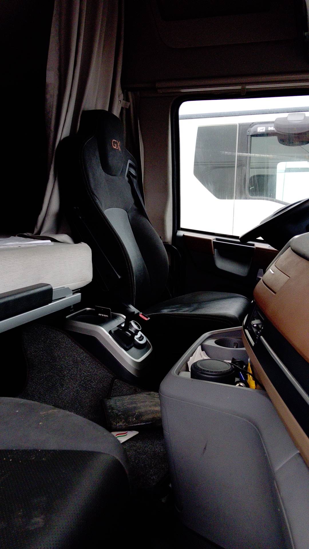 DongFeng DFH4180 4x2,  83 891 км, 2024 года в лизинг