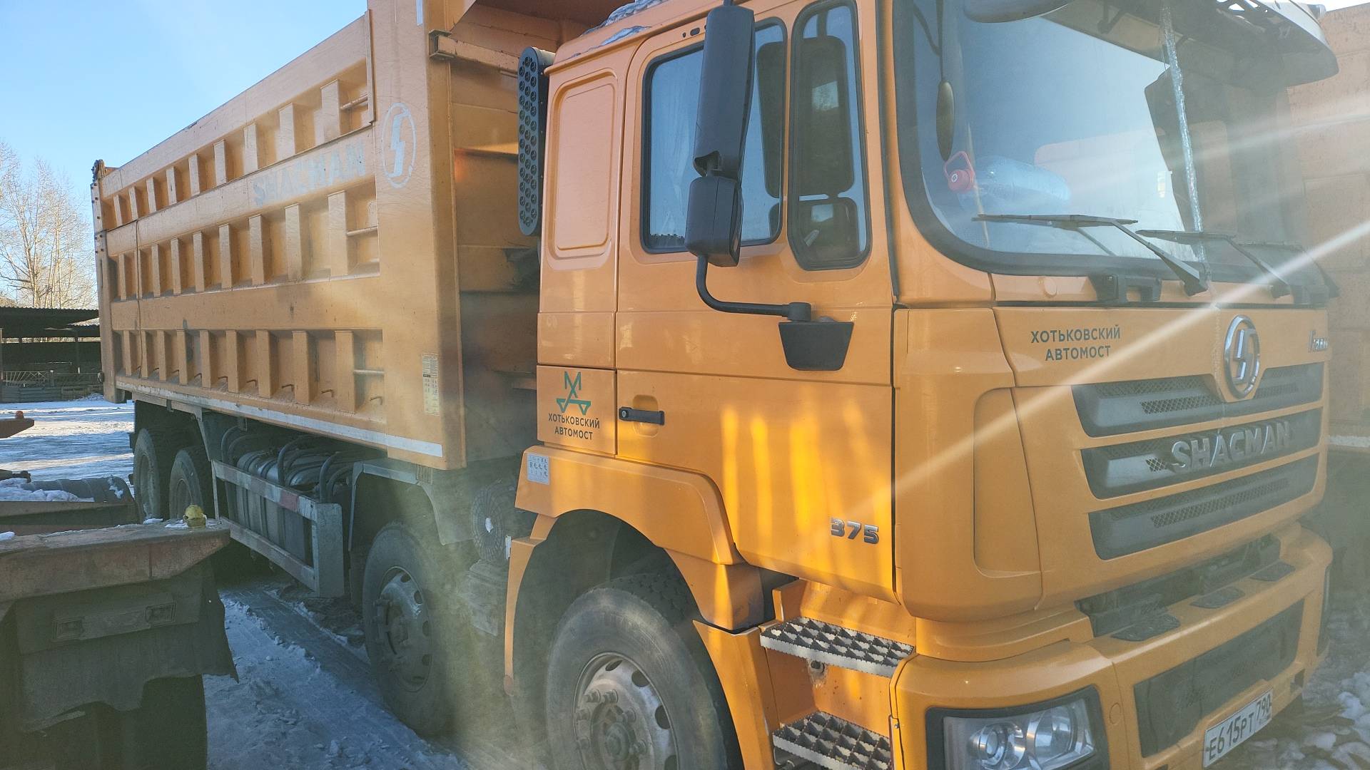 Shacman SX3318DT366 8x4