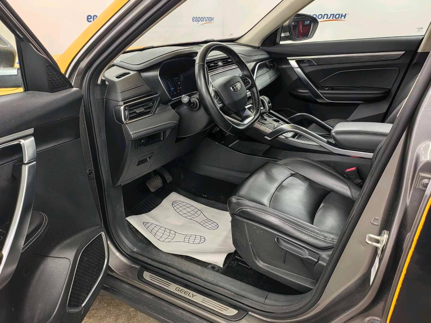 Geely Atlas Pro,  227 366 км, 2023 года в лизинг