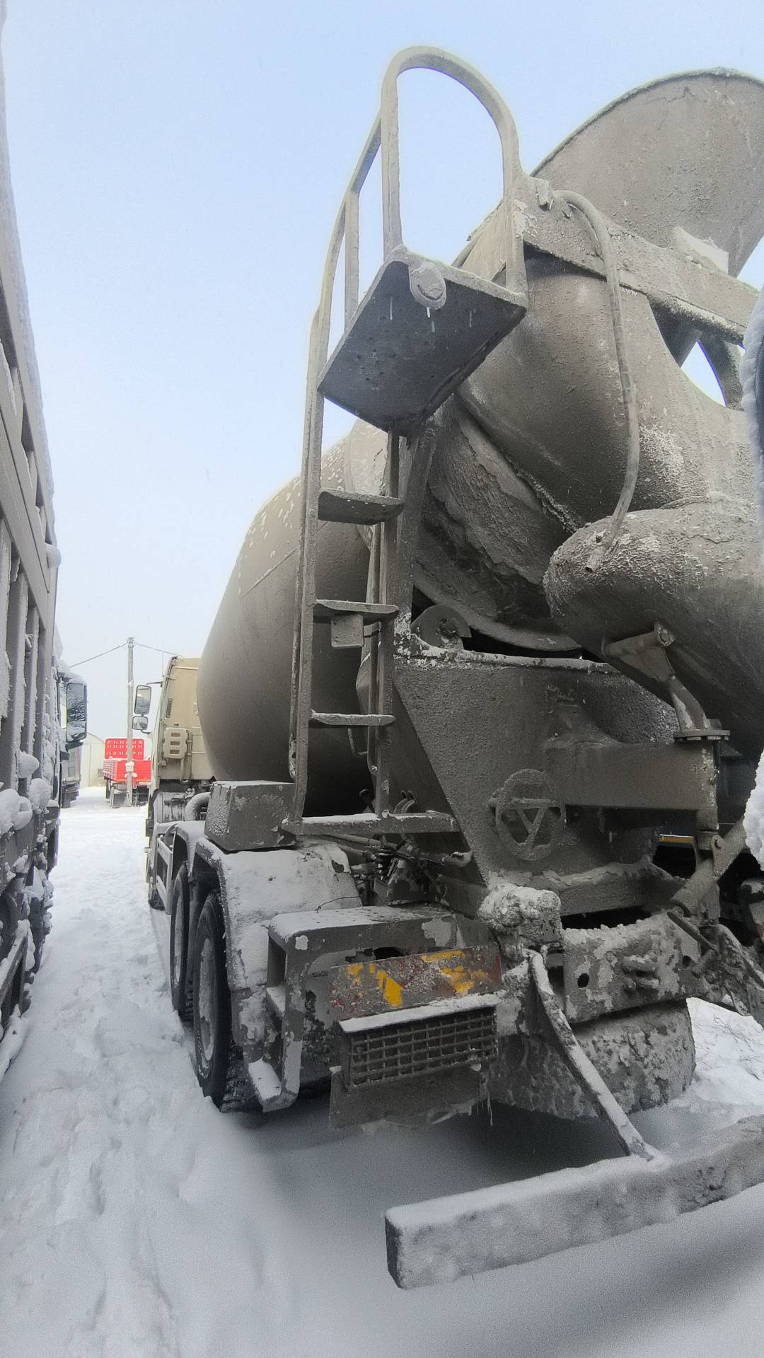 FAW CA3250P66K24T1E5 6х4,  8 586 км, 2023 года в лизинг