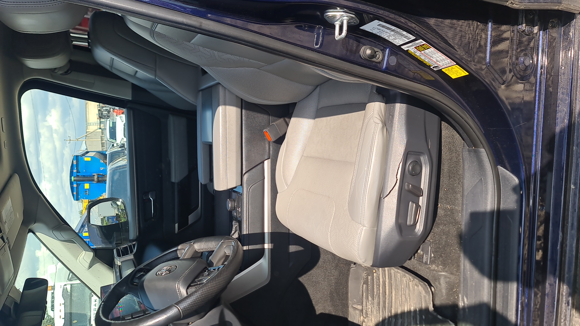 Toyota Sequoia,  274 405 км, 2022 года в лизинг