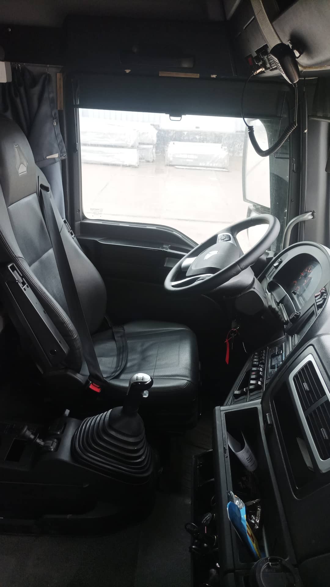 Sitrak C7H 4x2 ZZ4186V361HE,  357 714 км, 2023 года в лизинг