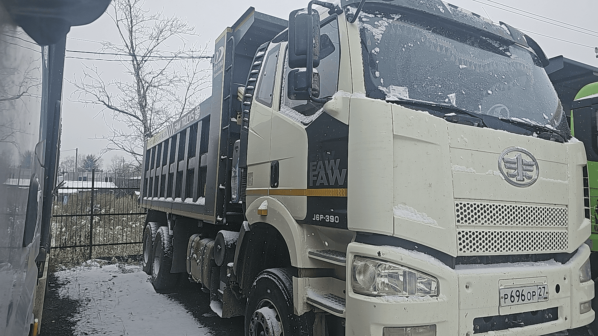 FAW CA3250P66K24T1E5 6х4,  82 155 км, 2022 года в лизинг