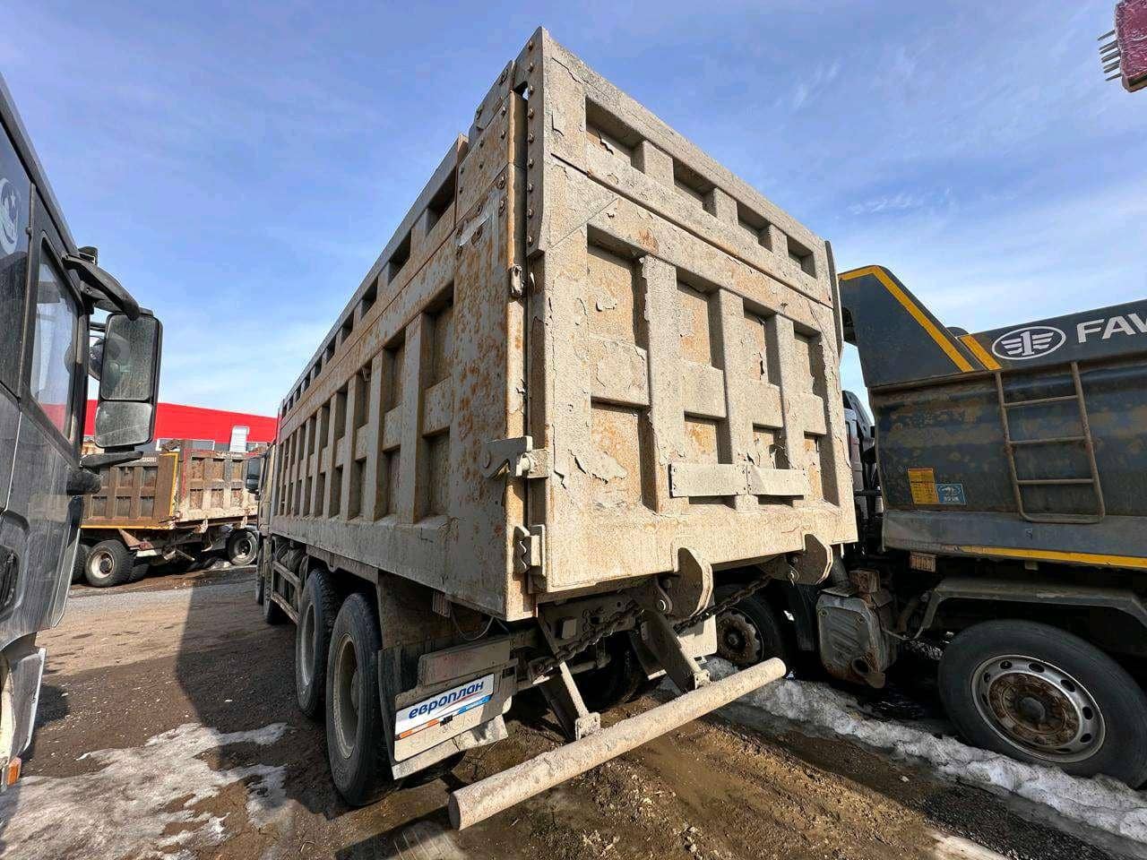 Shacman SX33186V366,  302 125 км, 2022 года в лизинг
