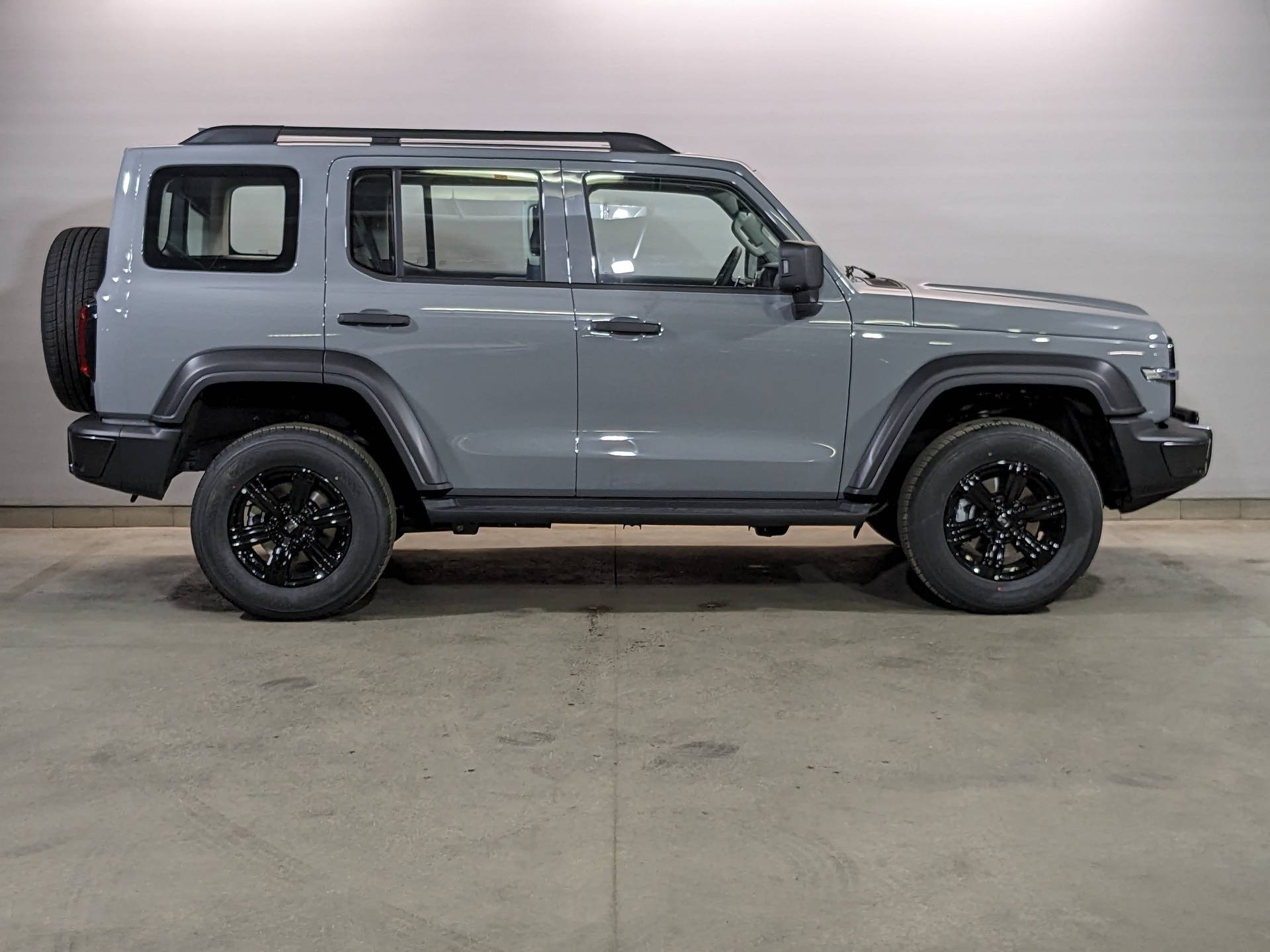 Tank 300 City Adventure 2.0 8AT 4WD