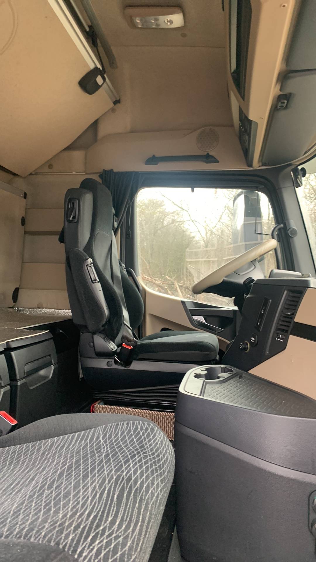 Mercedes-Benz Actros 5 1845 LS 4x2 (BigSpace),  741 371 км, 2021 года в лизинг