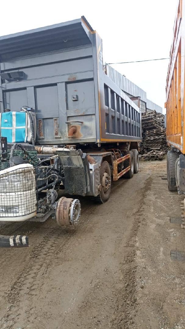 FAW CA3310P66K24T4E5 8х4,  1 111 км, 2023 года