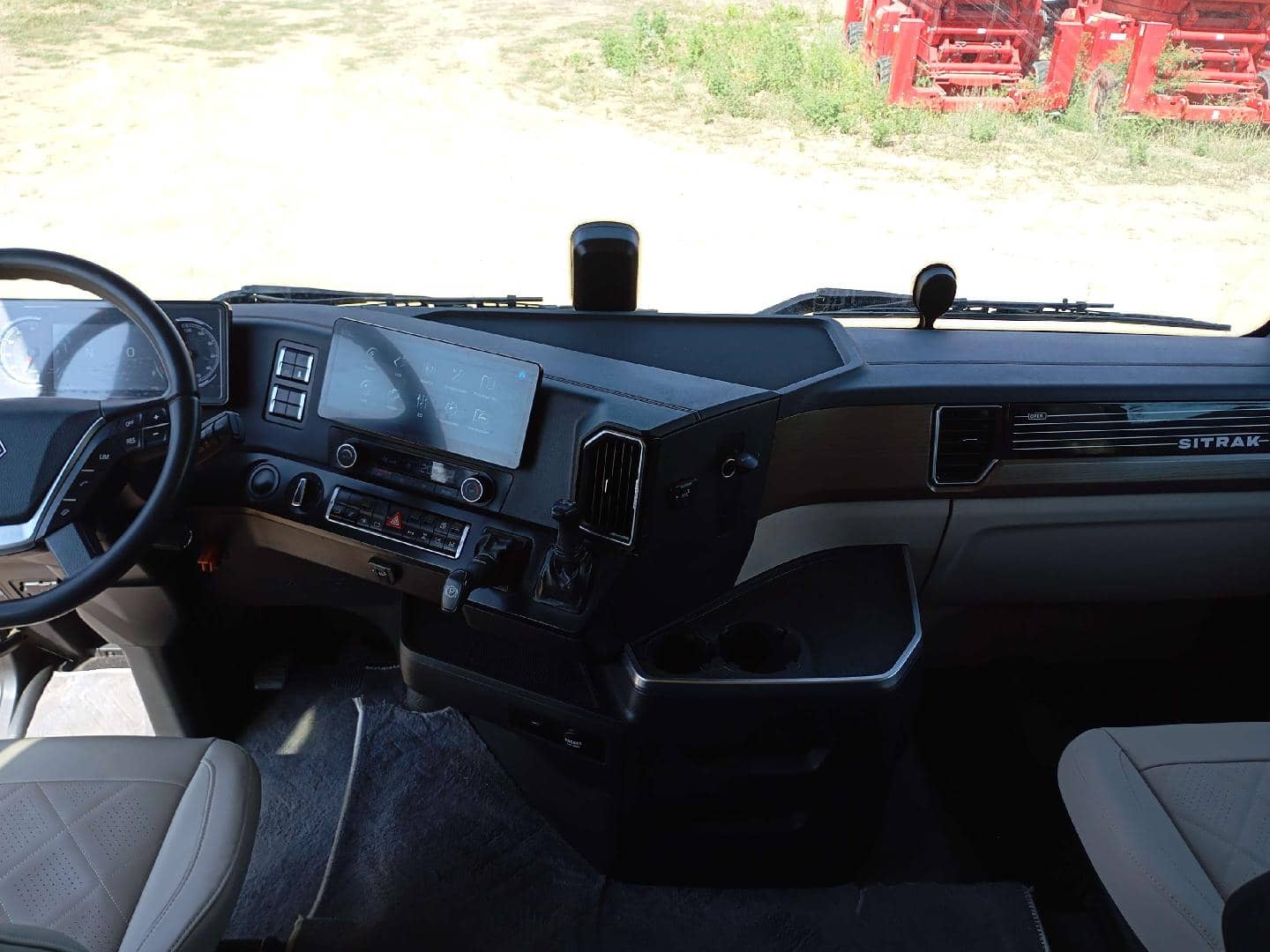 Sitrak С7Н MAX 6×4 ZZ4256V364HE,  161 294 км, 2023 года в лизинг