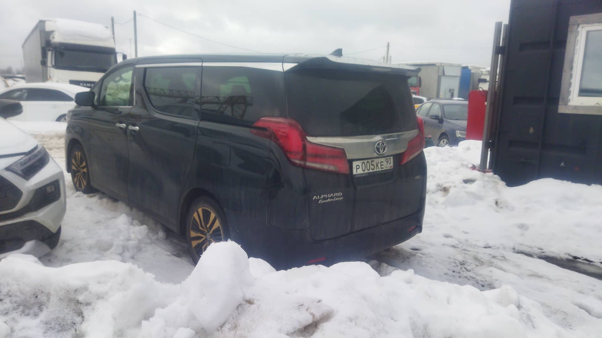 Toyota Alphard,  151 346 км, 2019 года в лизинг