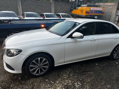 Mercedes-Benz E седан