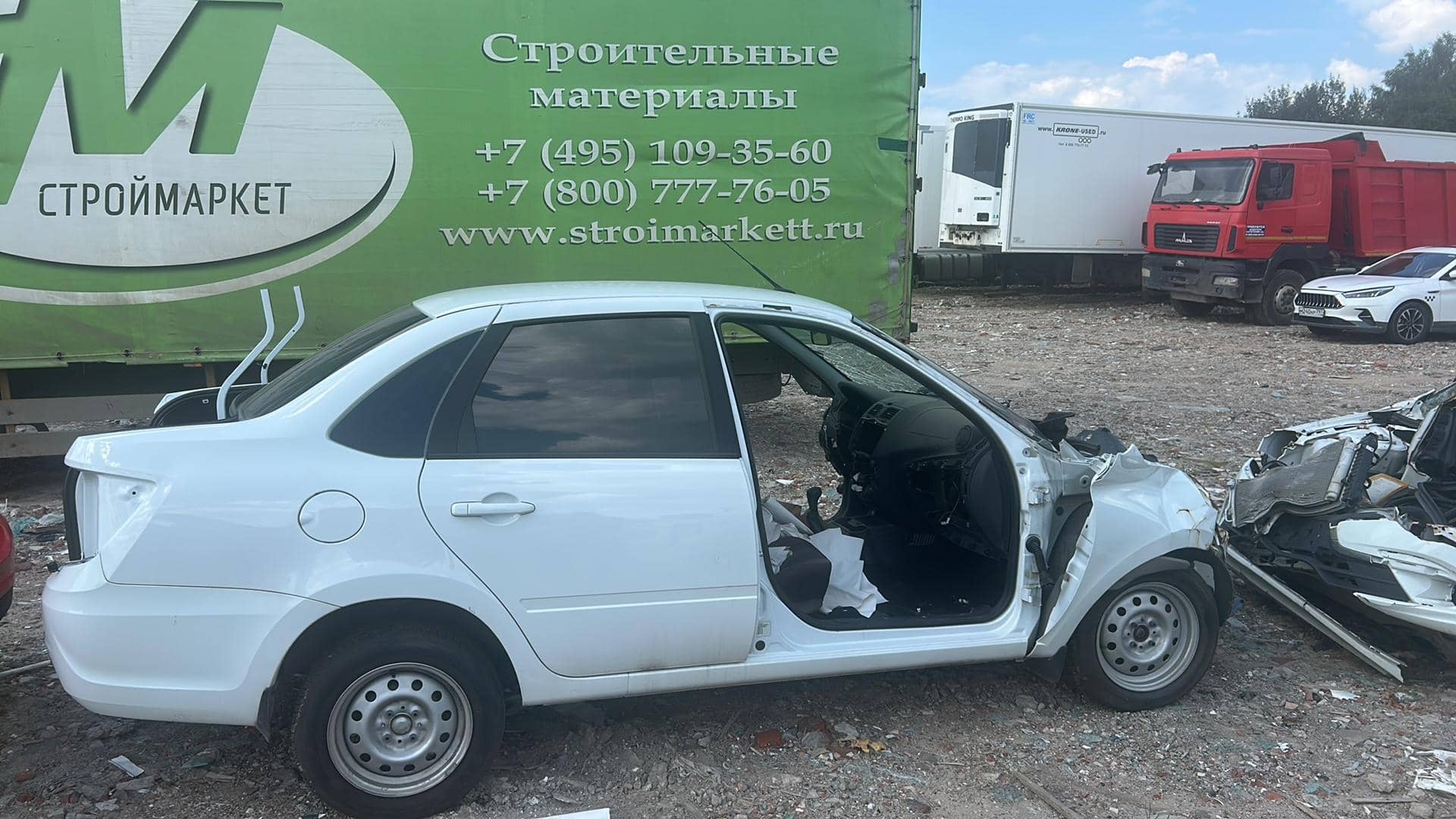 Lada Granta седан,  10 000 км, 2023 года