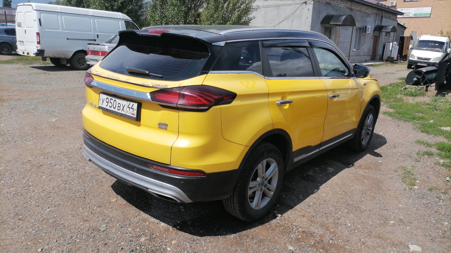 Geely Atlas Pro,  200 000 км, 2022 года в лизинг