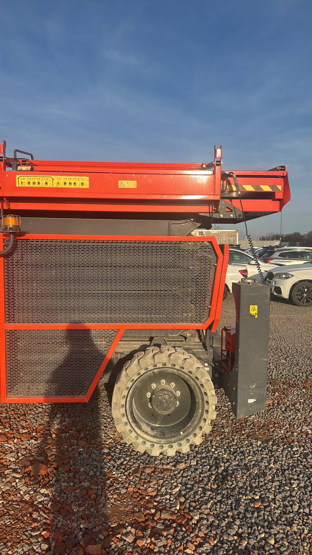 Dingli JCPT1823RTB Самоходный ножничный подъемник, 2023 года в лизинг