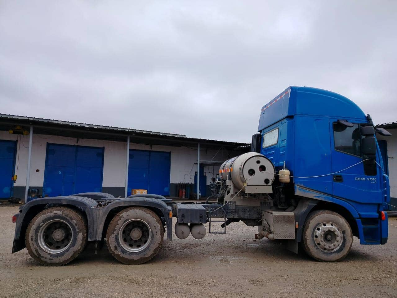 HONGYAN CQ4187HD12381T LNG,  82 010 км, 2023 года в лизинг