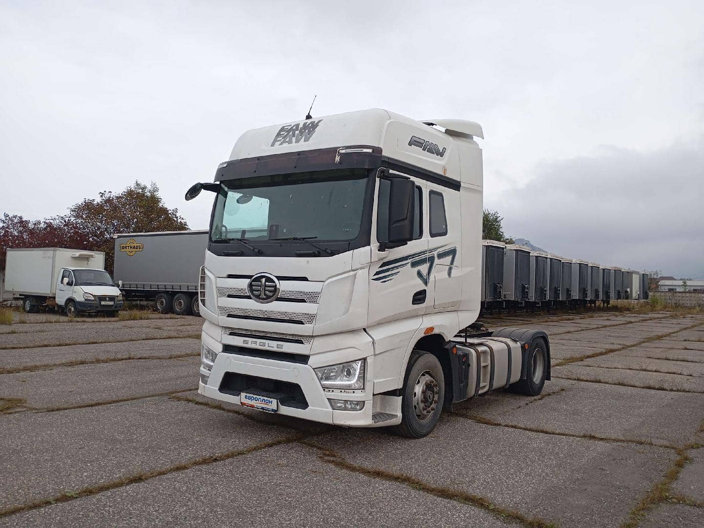 FAW CA4180P77K25E5 4x2,  497 139 км, 2023 года в лизинг