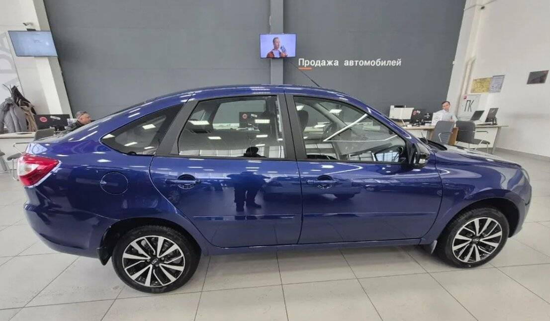 Lada Granta седан #CLUB 24 1.6 90hp 5MT