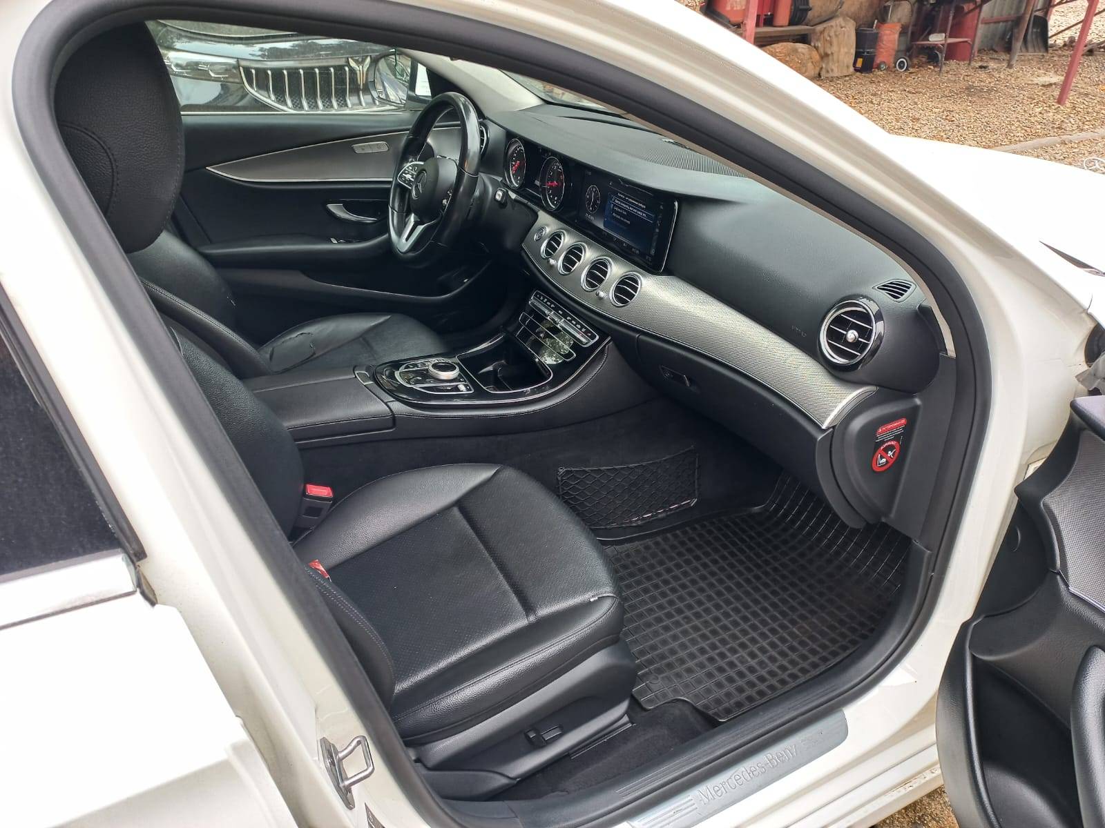 Mercedes-Benz E седан,  235 943 км, 2018 года в лизинг