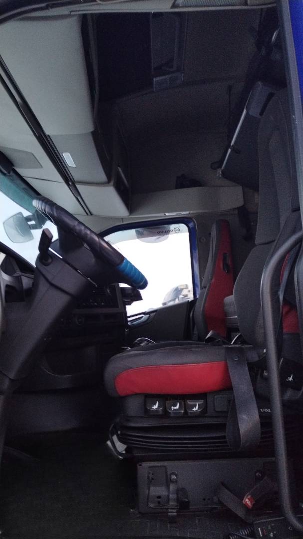 Volvo FH 460 6x4 (FH Globetrotter),  685 585 км, 2018 года в лизинг