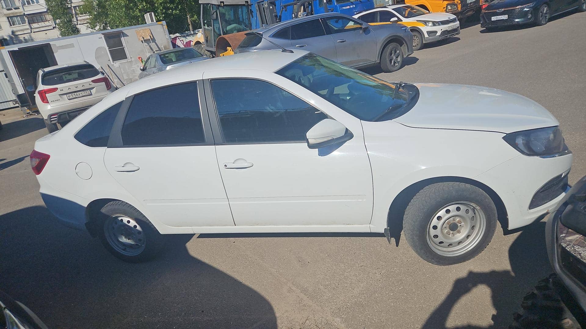 Lada Granta лифтбек,  132 550 км, 2024 года в лизинг