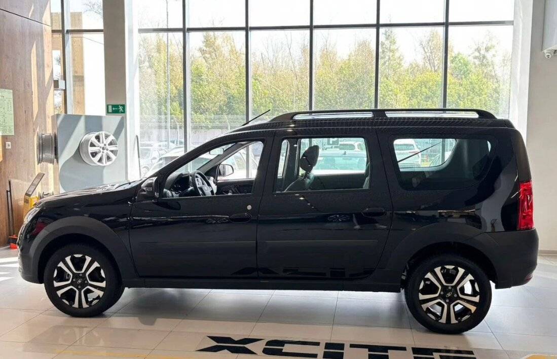 Lada Largus Cross Энджой 5 мест 1.6 106 л.с. МТ (Enjoy)