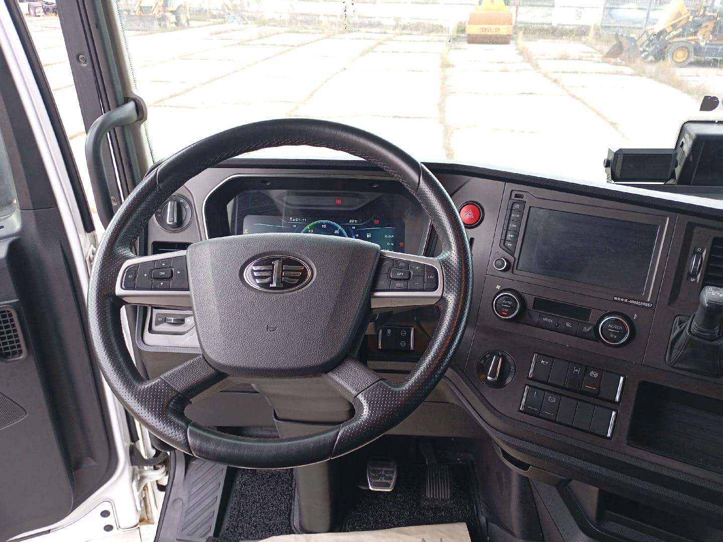 FAW CA4180P77K25E5 4x2,  497 139 км, 2023 года в лизинг