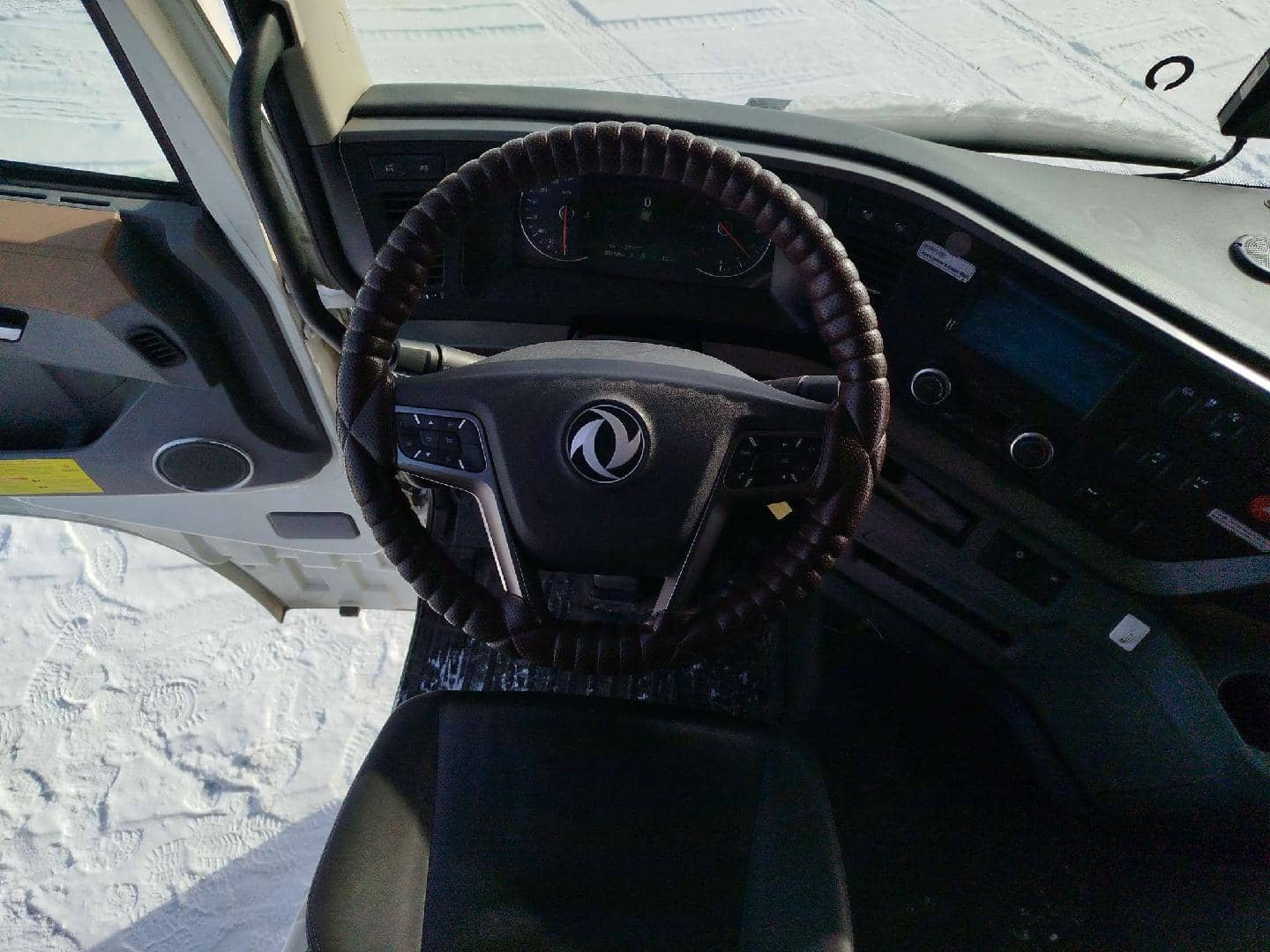 DongFeng GX DFH4180 4x2,  532 784 км, 2024 года в лизинг