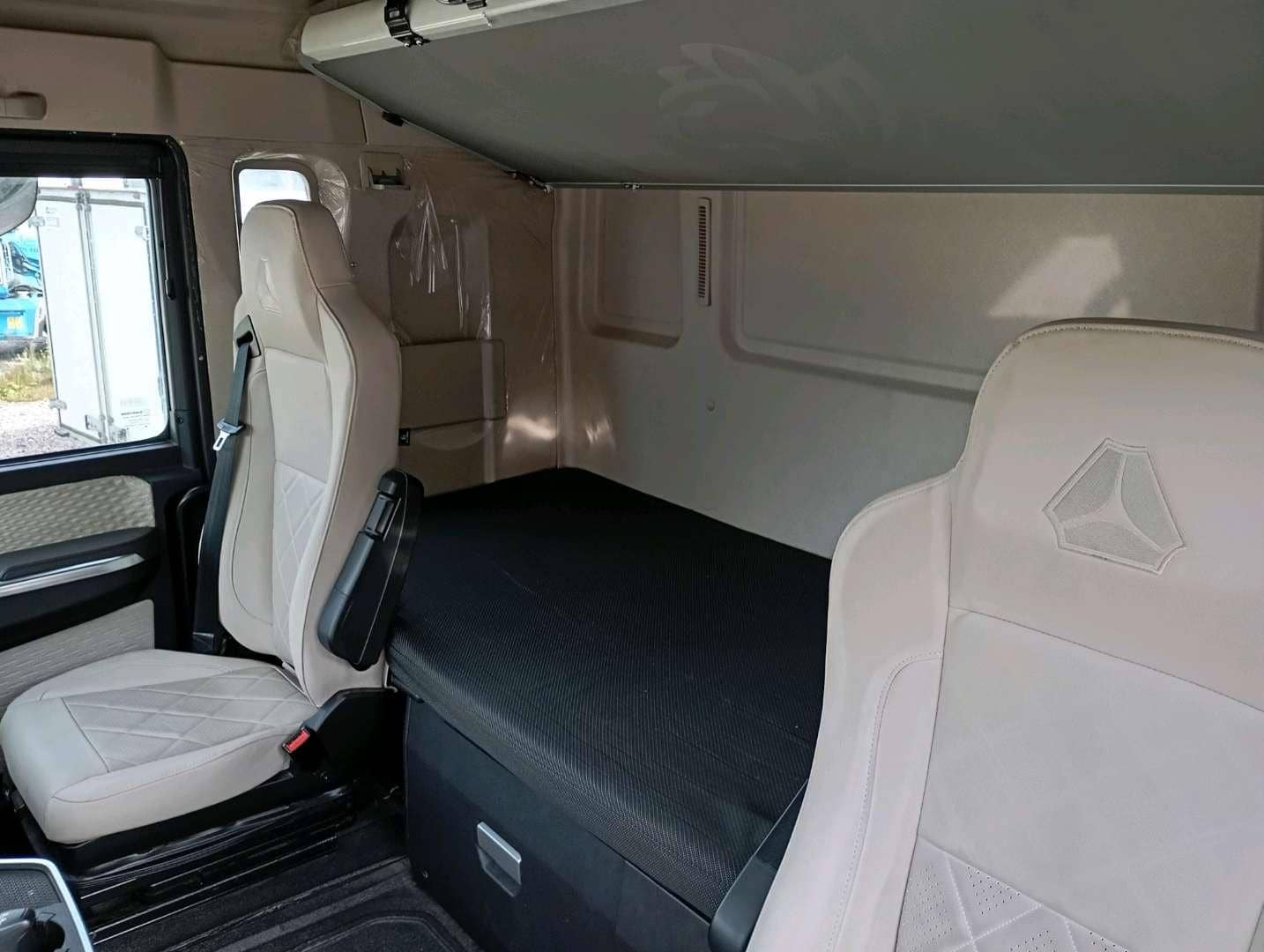 Sitrak С7Н MAX 6×4 ZZ4256V364HE,  273 194 км, 2023 года в лизинг