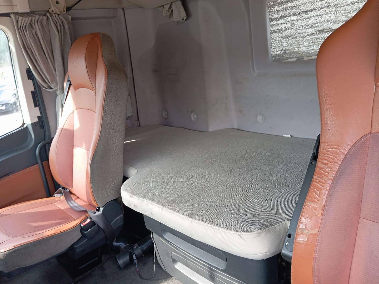 Foton AUMAN EST R 1846 AMT,  346 669 км, 2023 года в лизинг