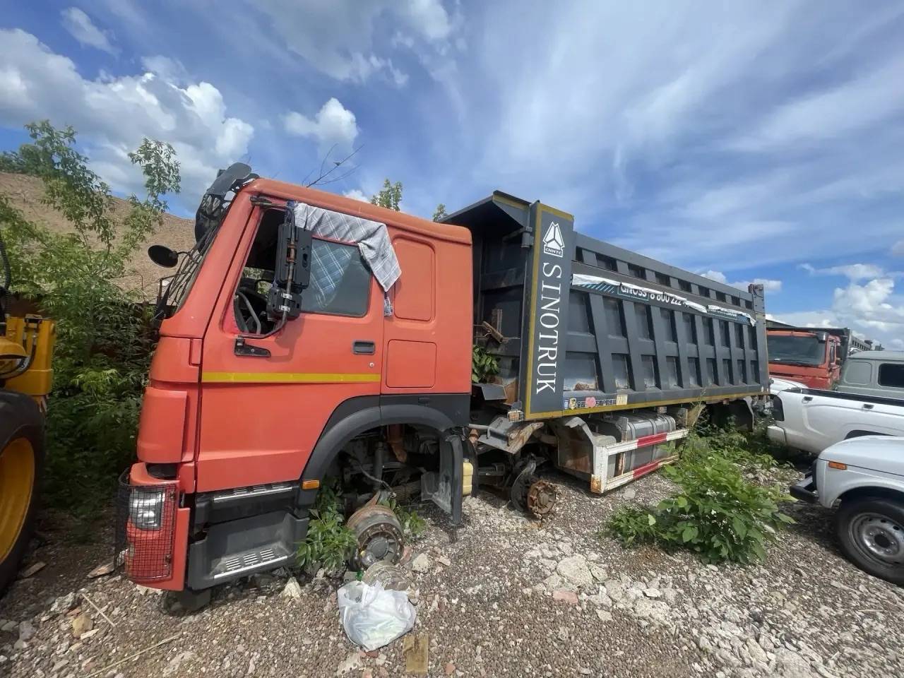 HOWO ZZ3407S3867E 8x4,  130 000 км, 2022 года