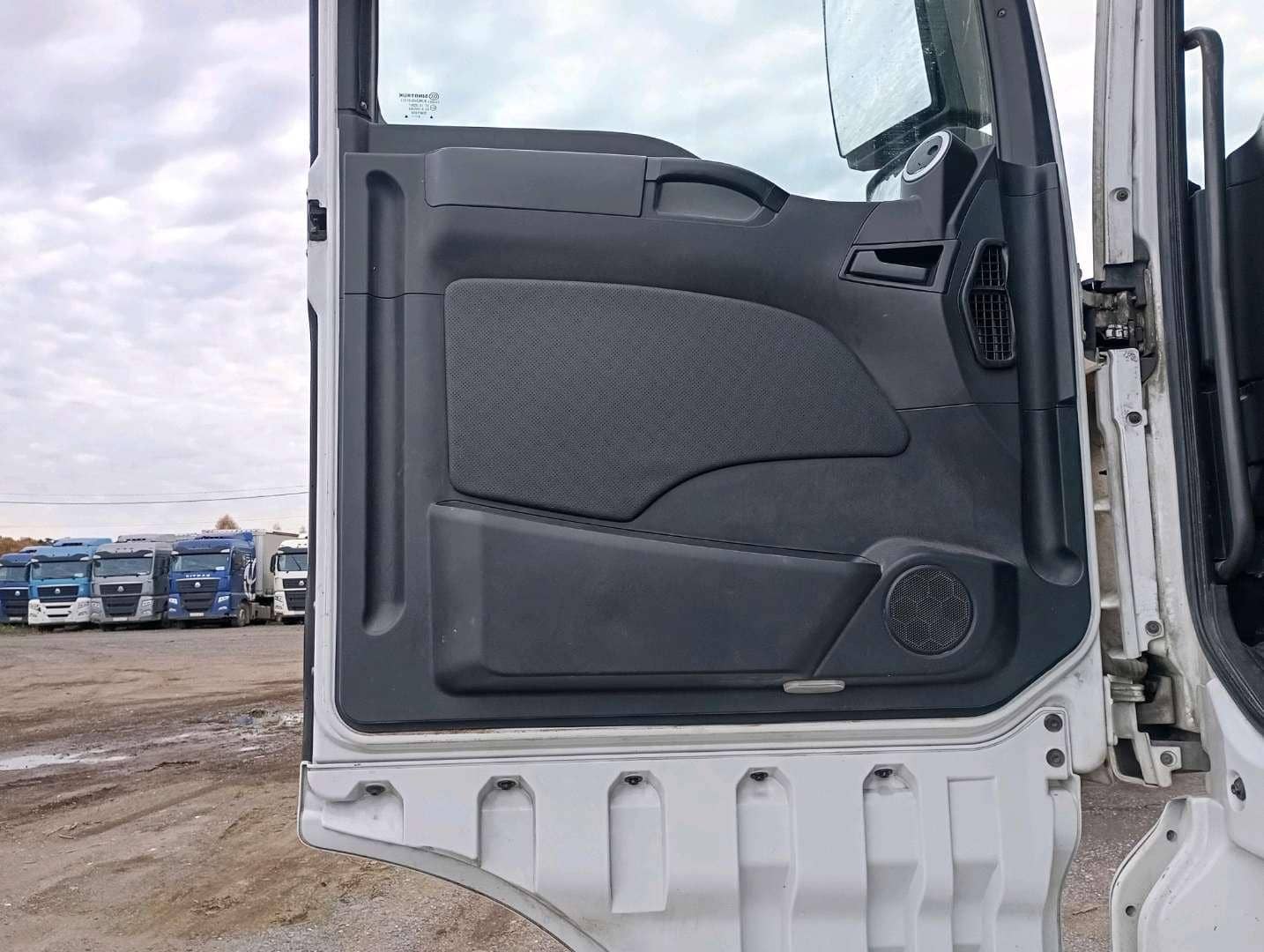 Sitrak C7H 4x2 ZZ4186V361HE,  558 384 км, 2022 года в лизинг
