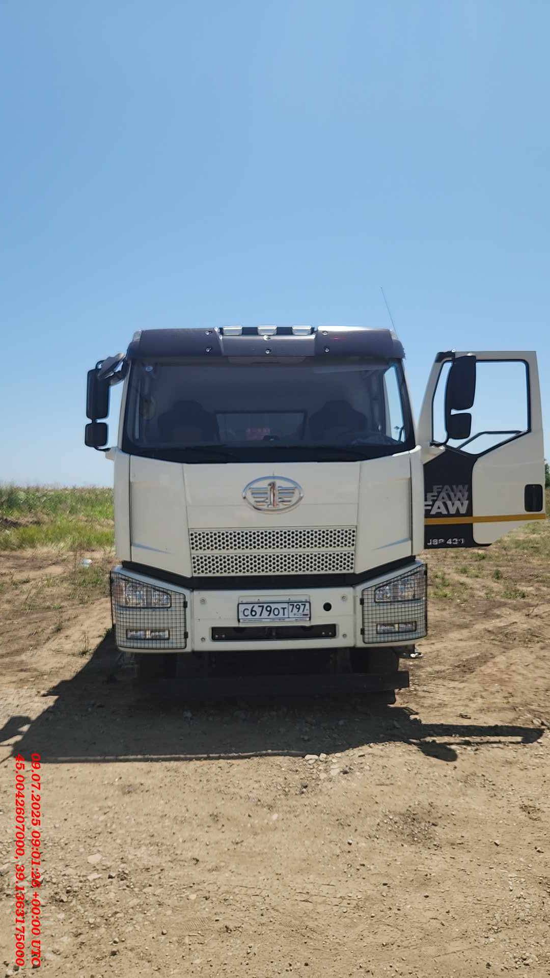 FAW CA3310P66K24T4E5 8х4,  20 662 км, 2023 года в лизинг