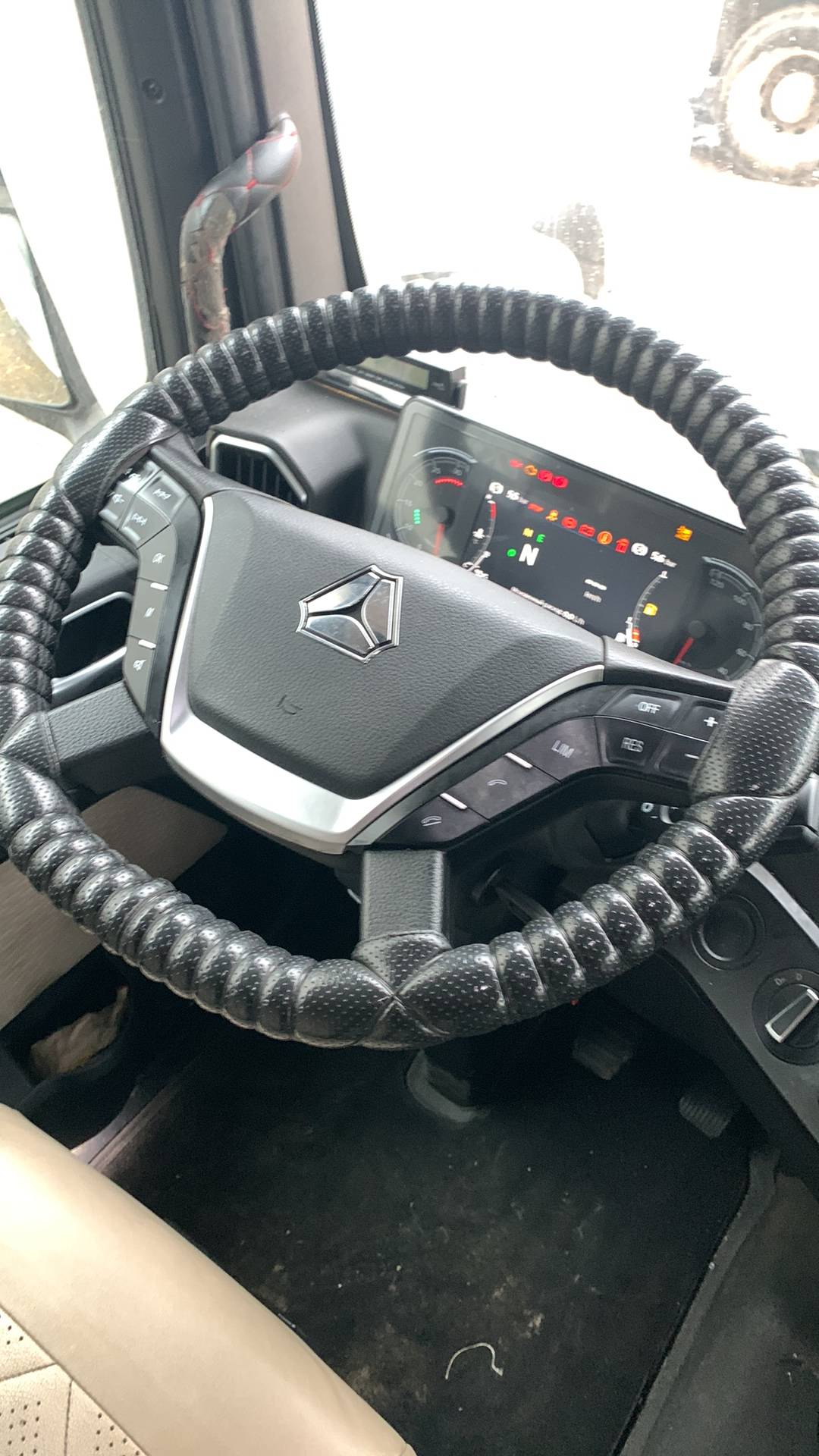 Sitrak C7H MAX ZZ4186V391HE,  292 274 км, 2023 года в лизинг